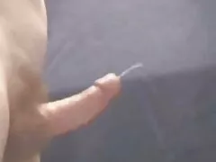 בחורה סקסית מציגה ציצים גייז סרטים חינם ומזדיינים במזומן
