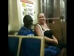 די לסבית סרט סקס חינם אוכלת תינוקות בתחת