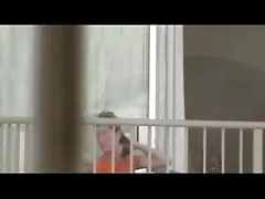 פטיט לטינה דופקת את מציצה סרטון המאמן שלה בחדר כושר