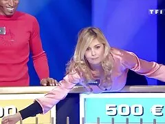 הטופ המורד עובר במהירות בין התחת הפעור של דווינס סרטיםסקס